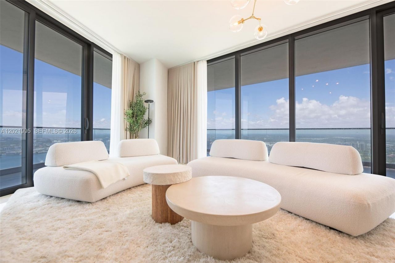 18975 Collins Ave , Unit 5205, Sunny Isles Beach, FL 33160 Photo