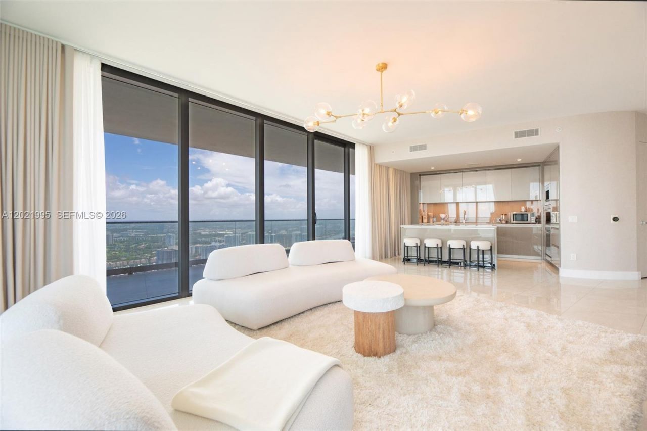 18975 Collins Ave , Unit 5205, Sunny Isles Beach, FL 33160 Photo