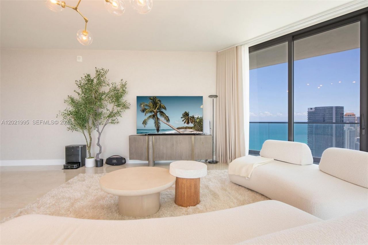 18975 Collins Ave , Unit 5205, Sunny Isles Beach, FL 33160 Photo