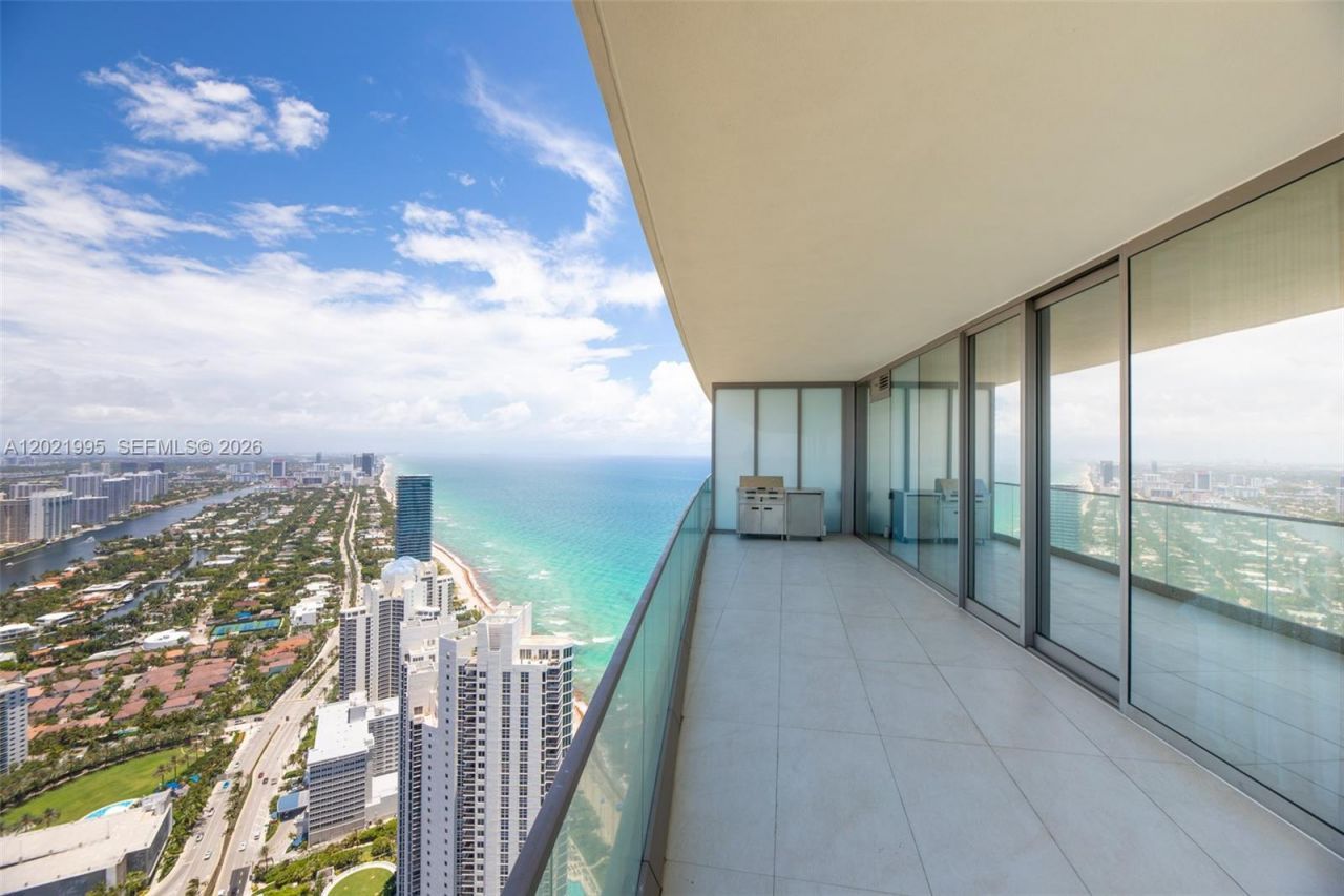 18975 Collins Ave , Unit 5205, Sunny Isles Beach, FL 33160 Photo