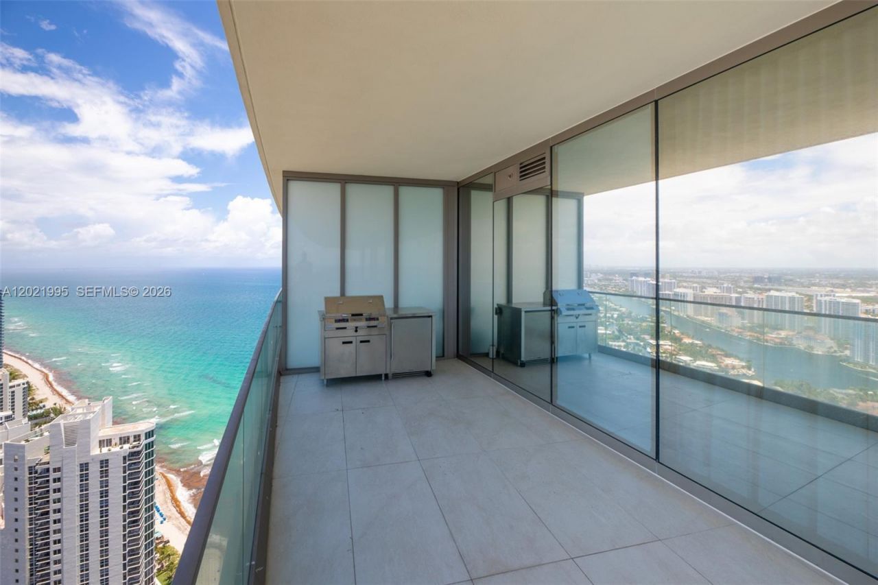 18975 Collins Ave , Unit 5205, Sunny Isles Beach, FL 33160 Photo