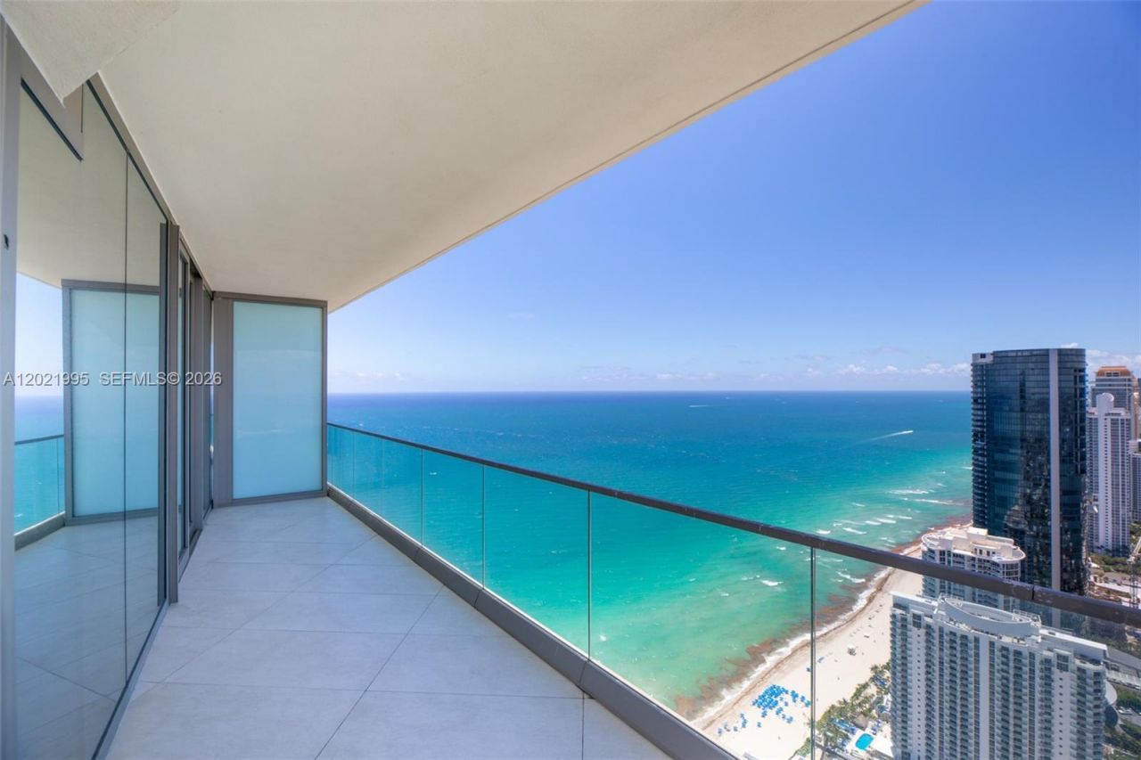 18975 Collins Ave , Unit 5205, Sunny Isles Beach, FL 33160 Photo