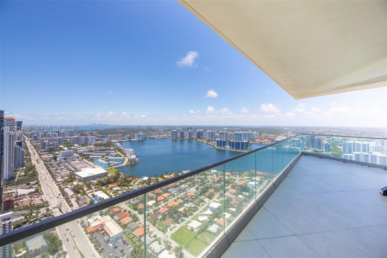 18975 Collins Ave , Unit 5205, Sunny Isles Beach, FL 33160 Photo