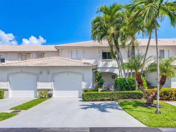 7426 SW 162nd Ct , Miami, FL 33193