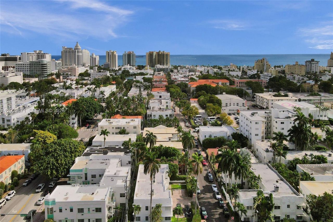 717 Espanola Way , Unit 204, Miami Beach, FL 33139 Photo
