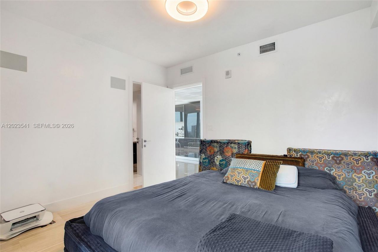 1451 Brickell Ave , Unit 1604, Miami, FL 33131 Photo