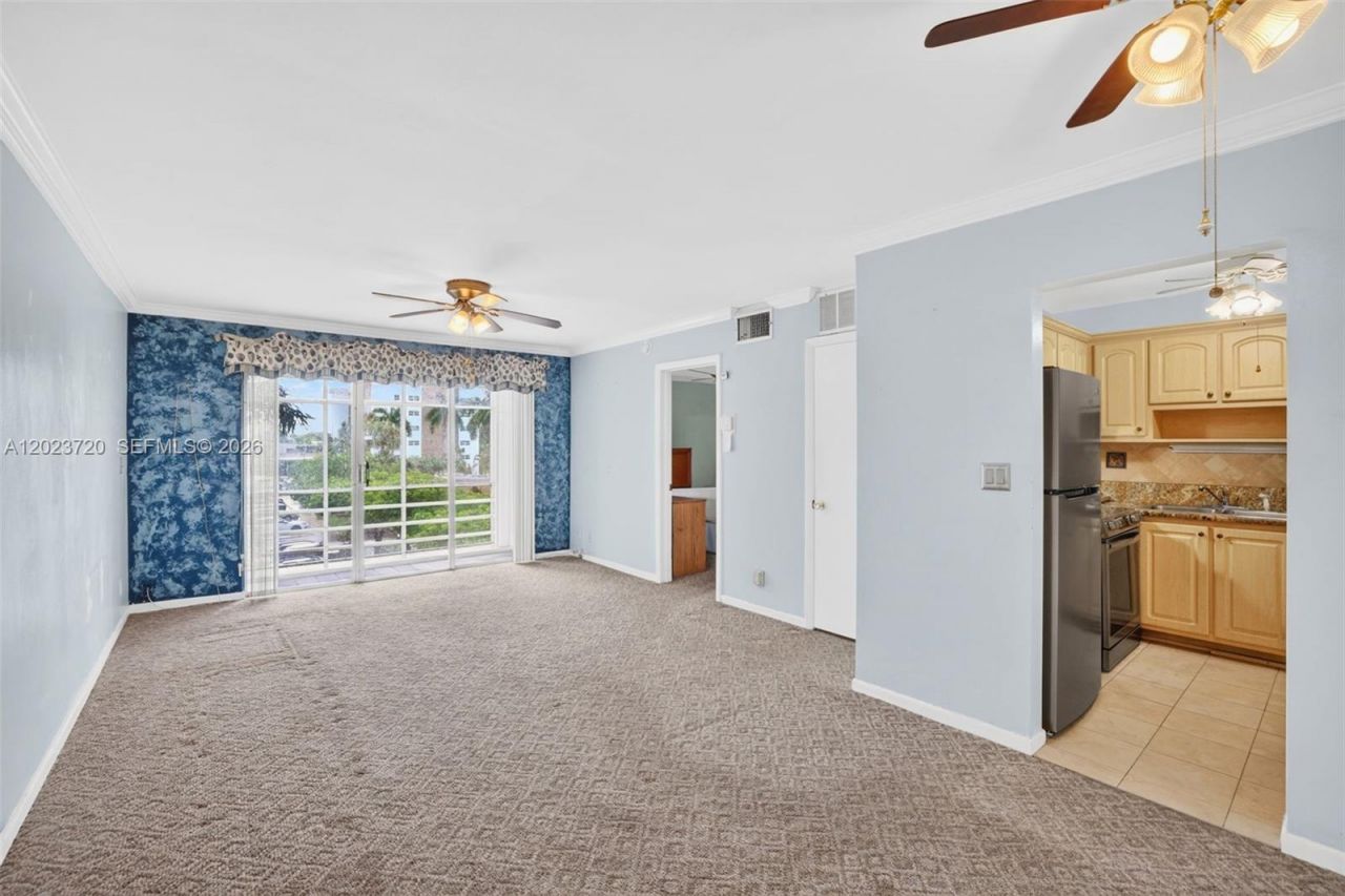 3040 NE 16th Ave , Unit 310, Oakland Park, FL 33334 Photo