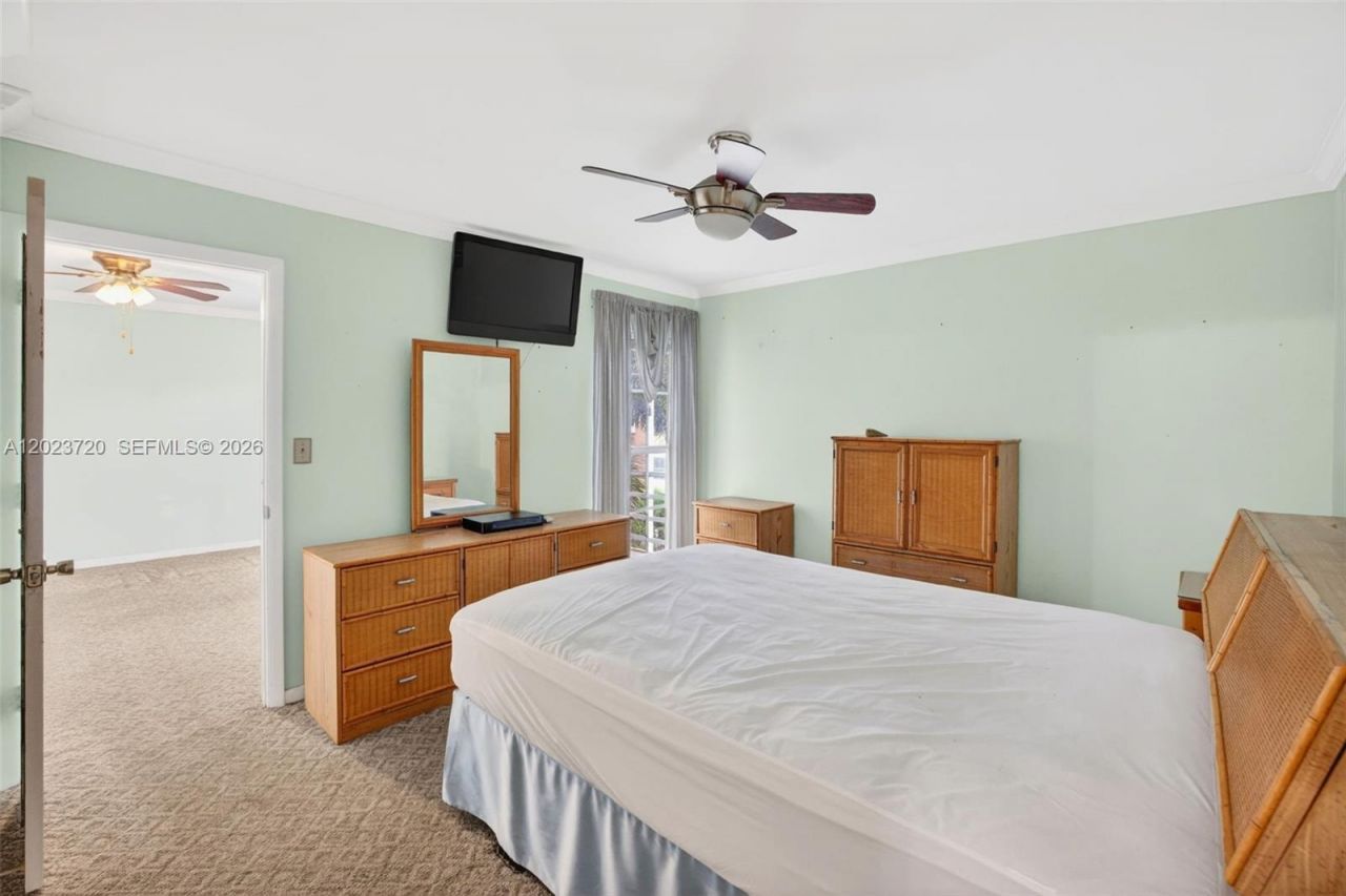 3040 NE 16th Ave , Unit 310, Oakland Park, FL 33334 Photo