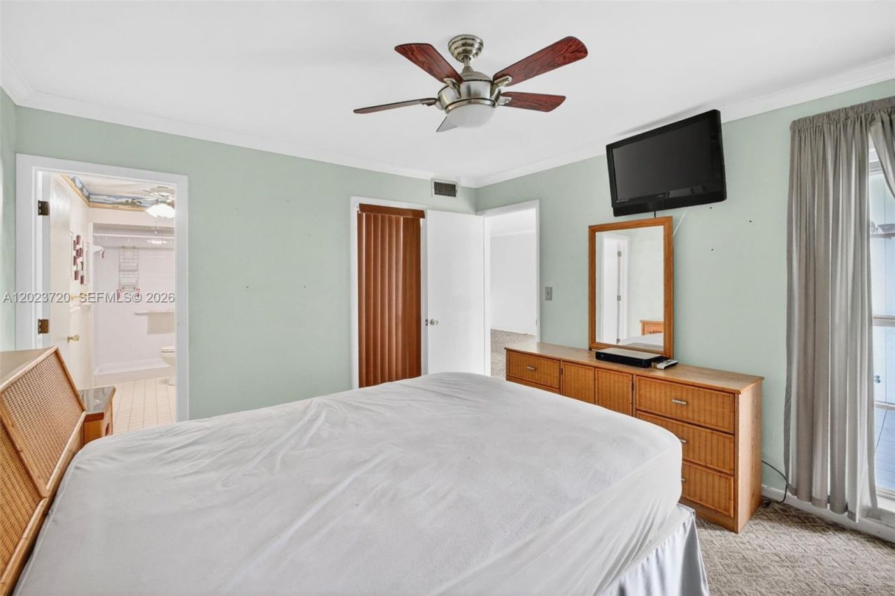 3040 NE 16th Ave , Unit 310, Oakland Park, FL 33334 Photo