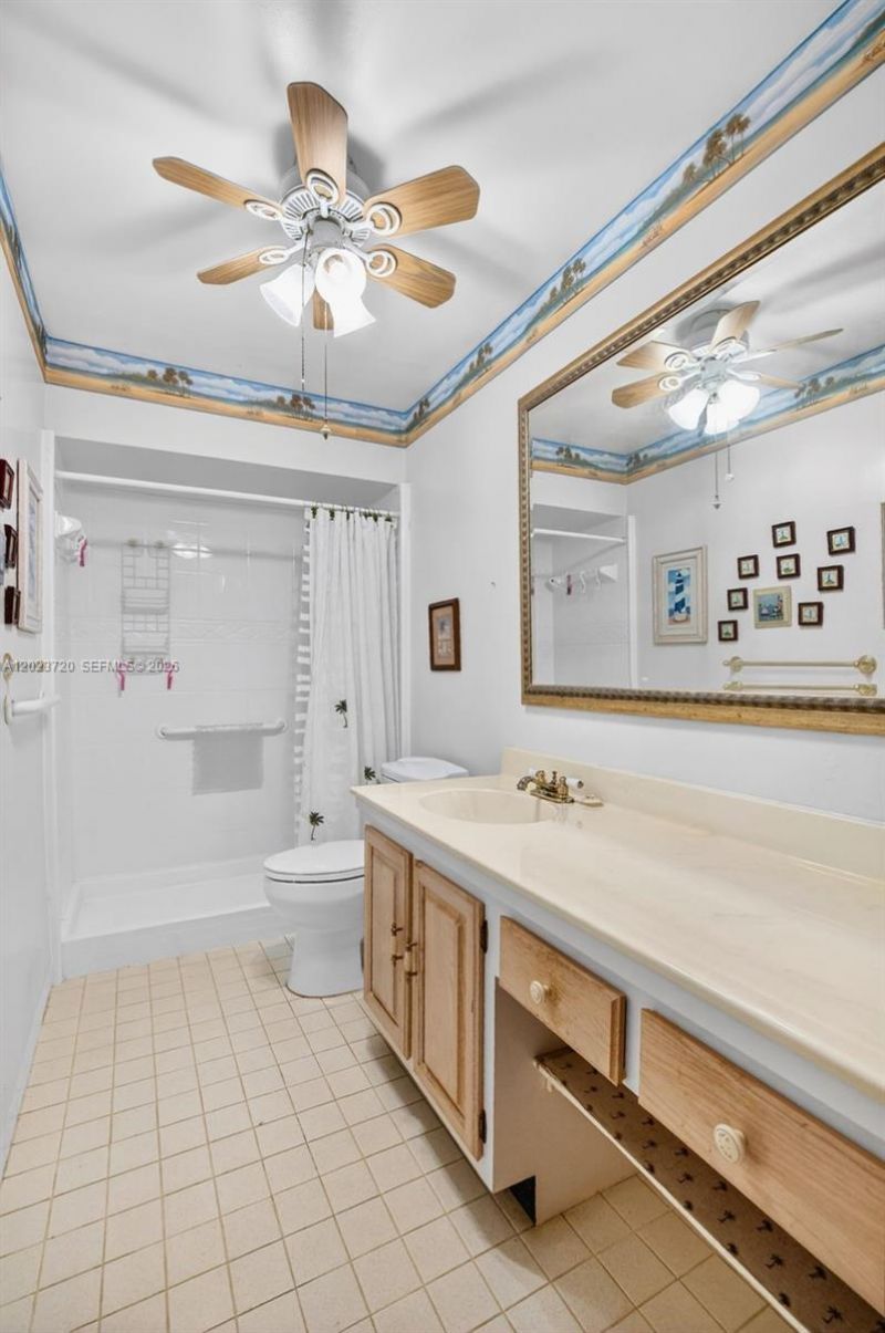 3040 NE 16th Ave , Unit 310, Oakland Park, FL 33334 Photo