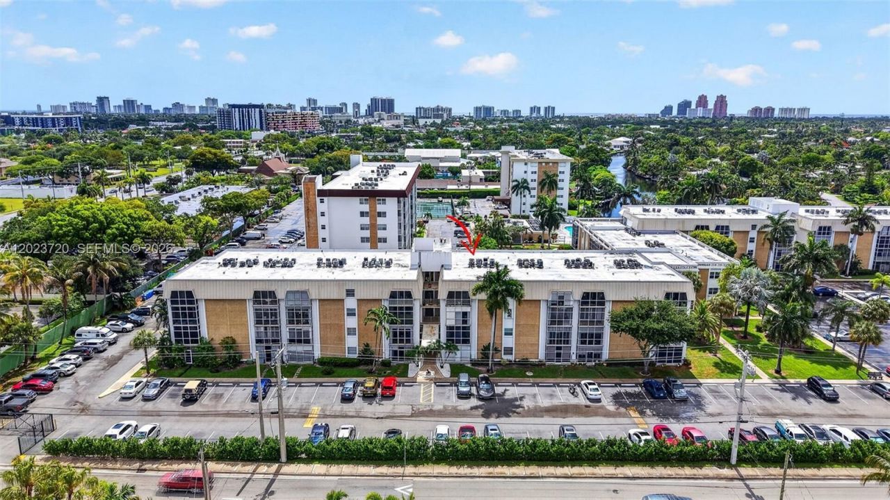 3040 NE 16th Ave , Unit 310, Oakland Park, FL 33334 Photo