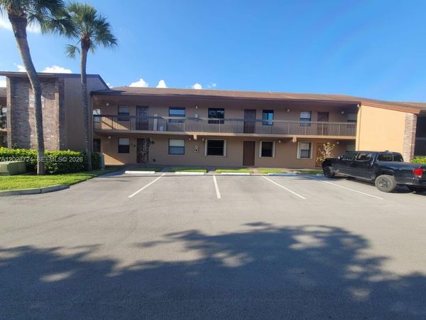 10005 Winding Lake Rd , Unit 204, Sunrise, FL 33351