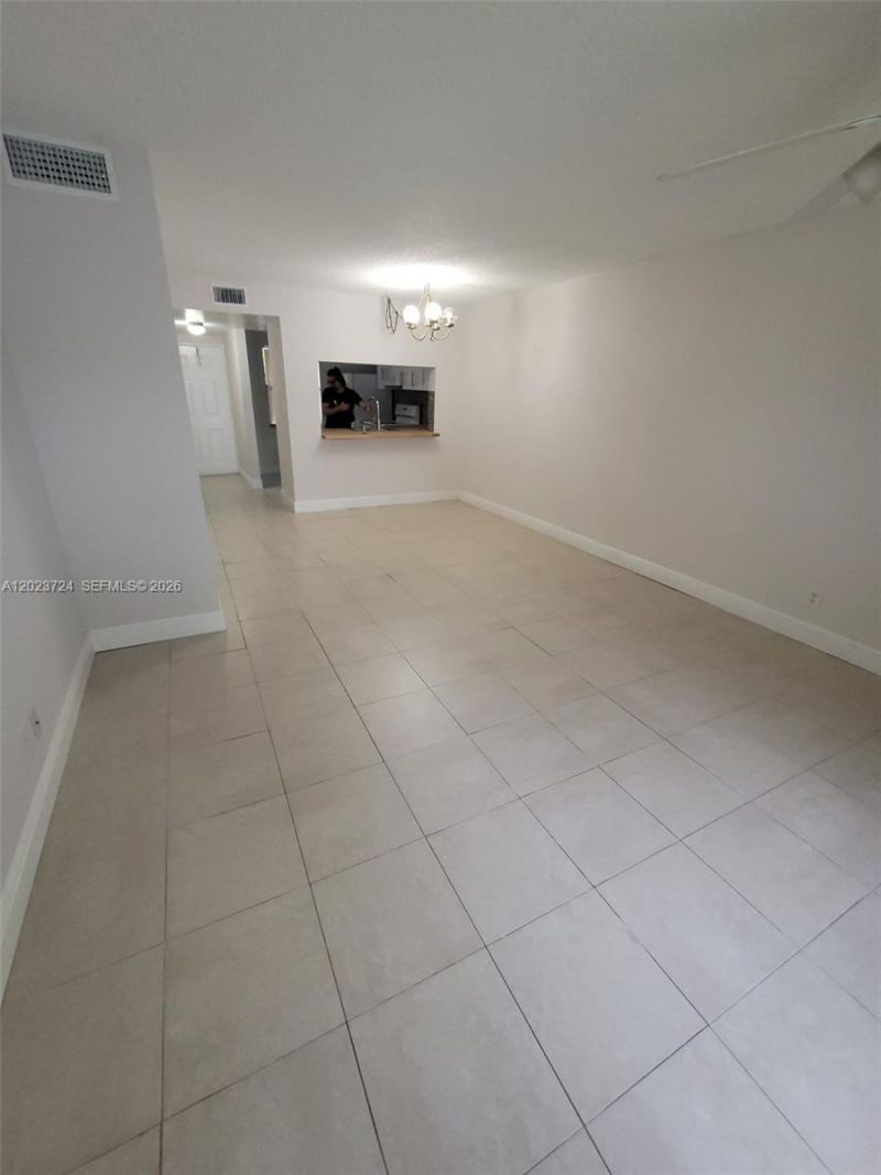 10005 Winding Lake Rd , Unit 204, Sunrise, FL 33351 Photo