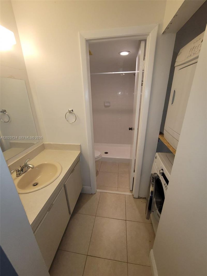 10005 Winding Lake Rd , Unit 204, Sunrise, FL 33351 Photo