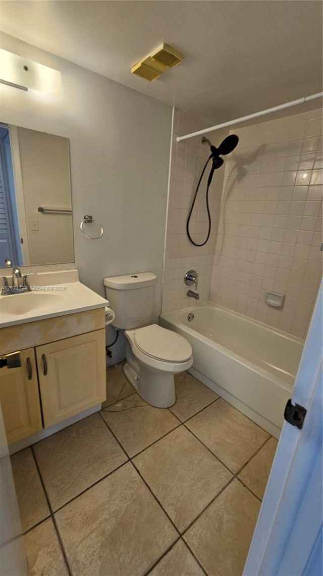 10005 Winding Lake Rd , Unit 204, Sunrise, FL 33351 Photo