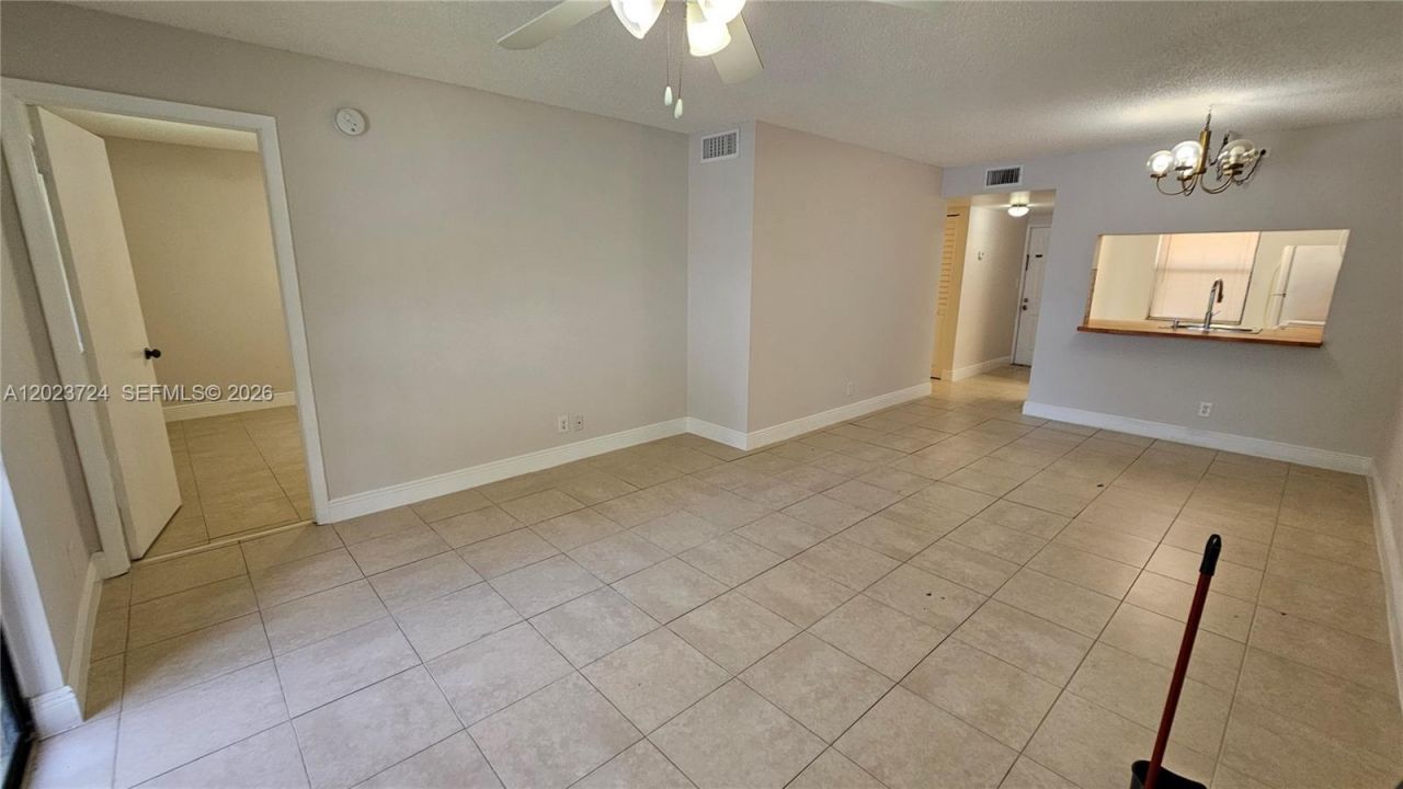 10005 Winding Lake Rd , Unit 204, Sunrise, FL 33351 Photo