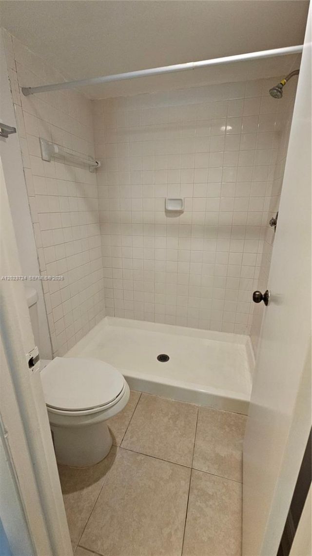 10005 Winding Lake Rd , Unit 204, Sunrise, FL 33351 Photo