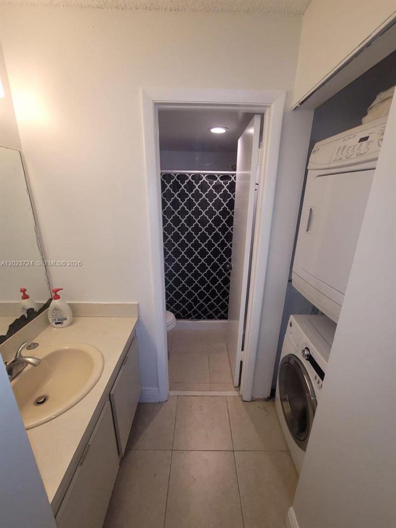 10005 Winding Lake Rd , Unit 204, Sunrise, FL 33351 Photo