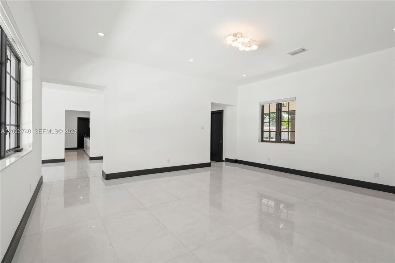 519 Alhambra Cir , Coral Gables, FL 33134 Photo