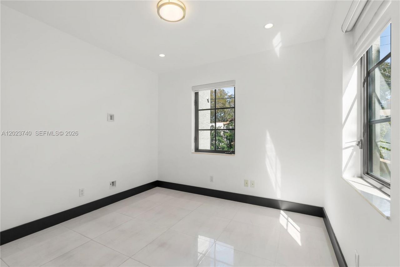 519 Alhambra Cir , Coral Gables, FL 33134 Photo