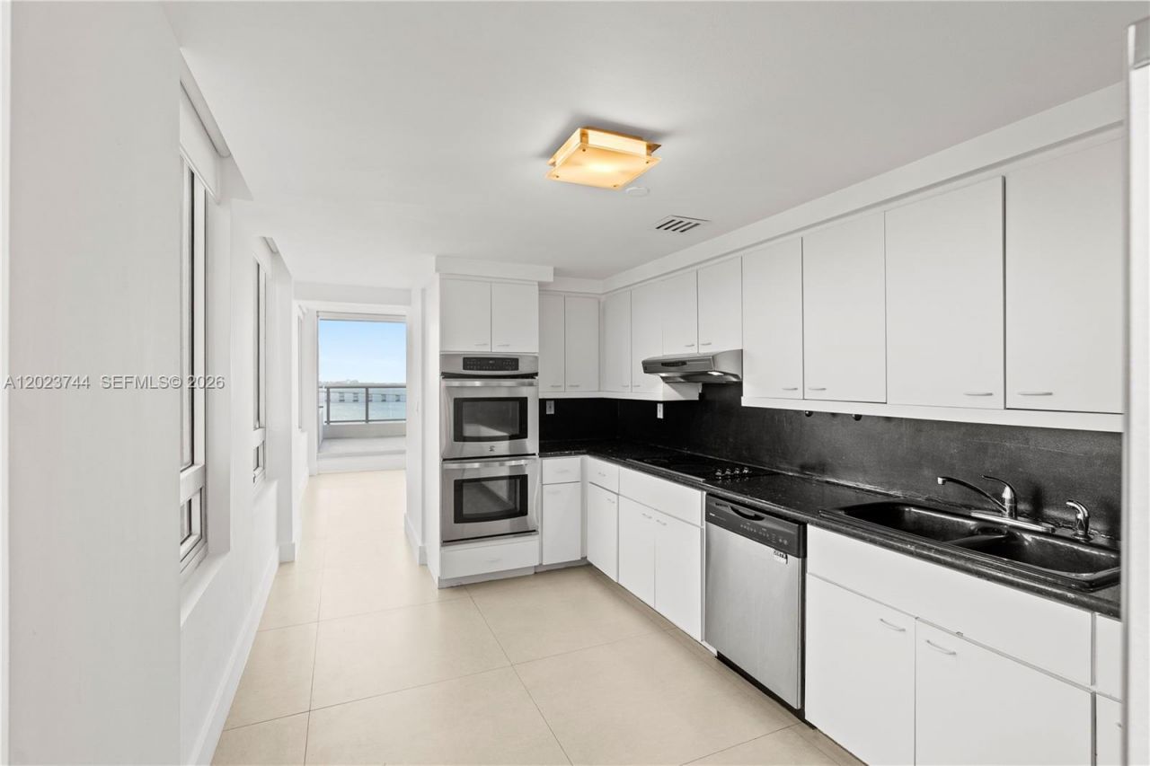 1541 Brickell Ave , Unit C1607, Miami, FL 33129 Photo