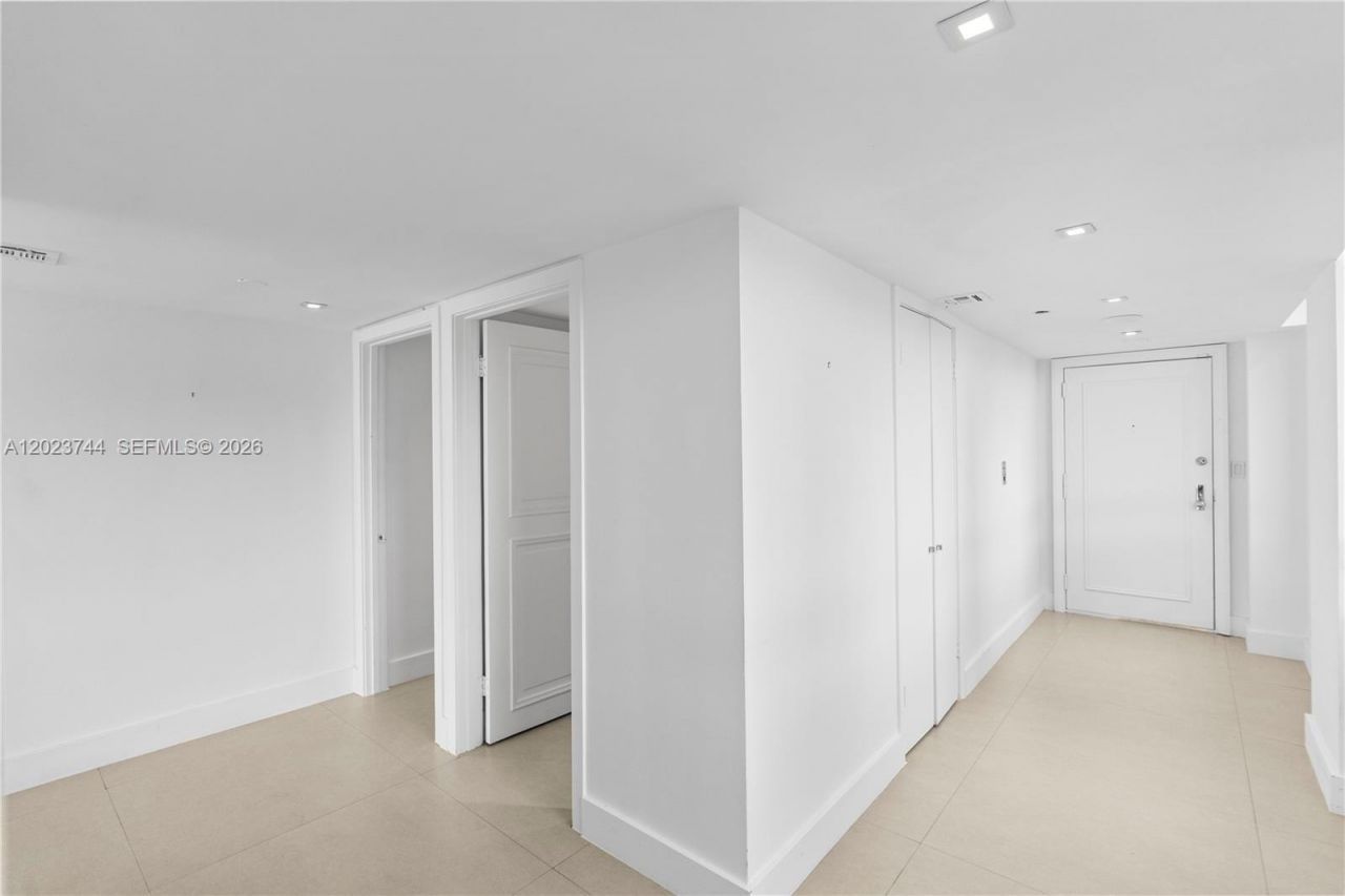 1541 Brickell Ave , Unit C1607, Miami, FL 33129 Photo