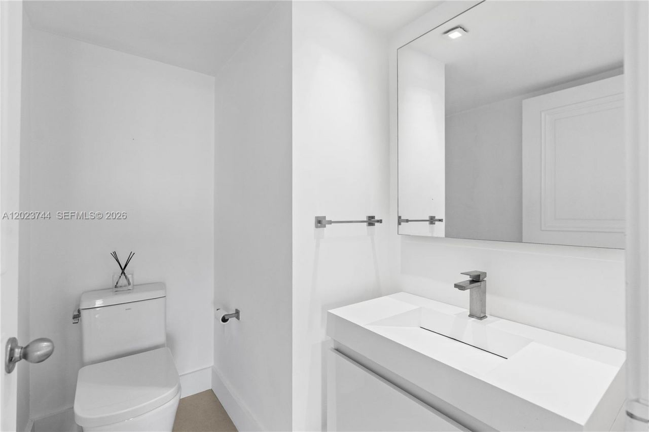 1541 Brickell Ave , Unit C1607, Miami, FL 33129 Photo