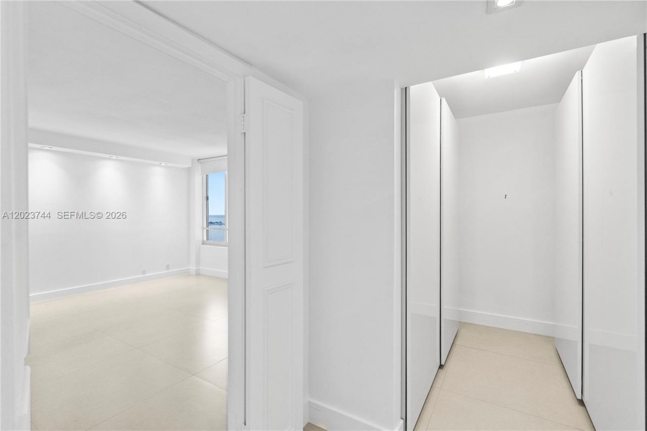 1541 Brickell Ave , Unit C1607, Miami, FL 33129 Photo