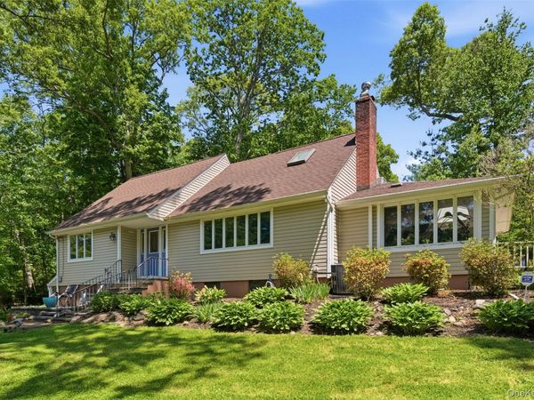 106 Vineyard Road , Huntington, NY 11743
