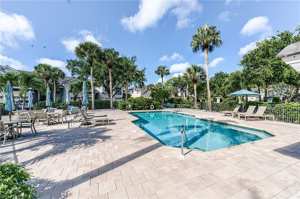 2070 Aberdeen Ln, Unit 101, Naples, FL 34109 Photo