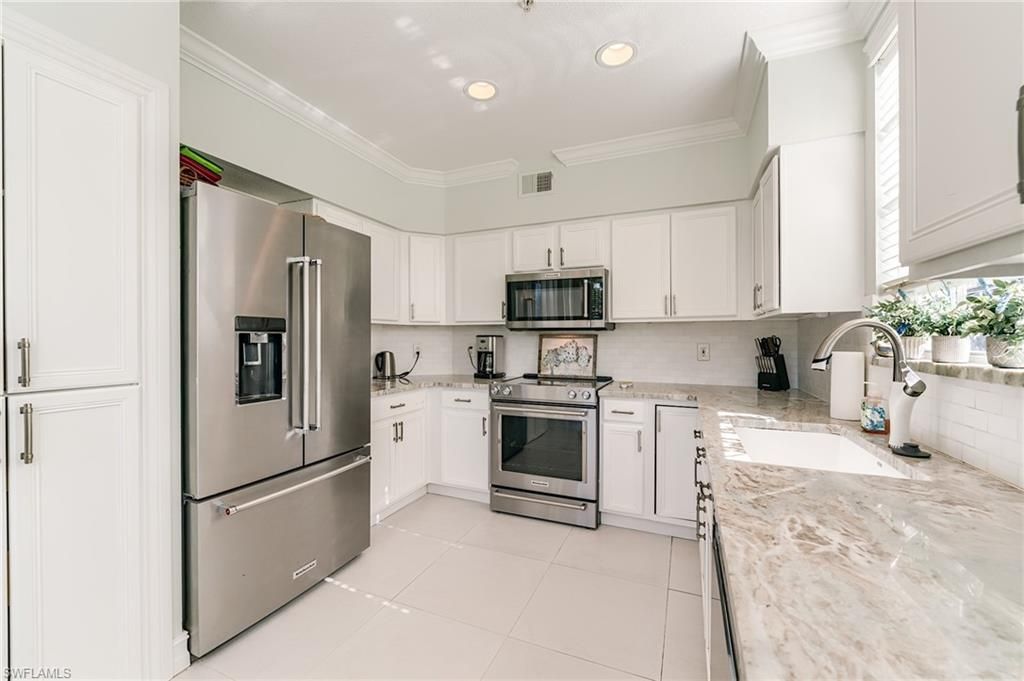 2070 Aberdeen Ln, Unit 101, Naples, FL 34109 Photo