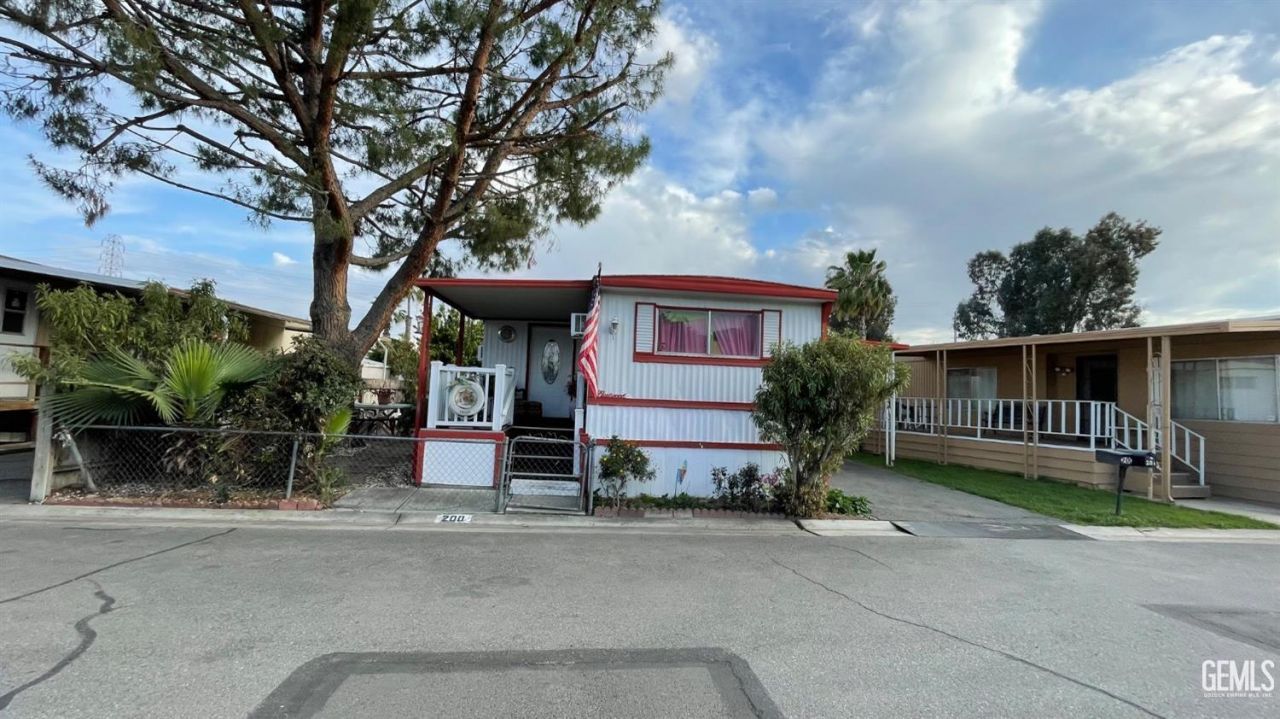 4401 Hughes Ln , Unit 200, Bakersfield, CA 93304 Main Photo