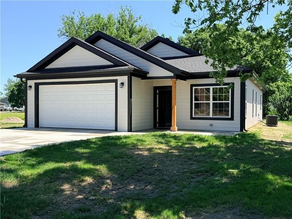 210 Park Street, Linwood, KS 66052
