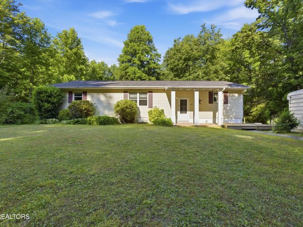 140 Walnut St, Deer Lodge, TN 37726