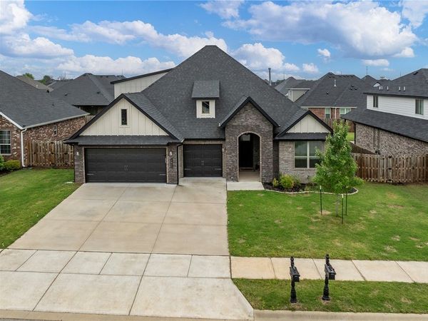 1411 Ocean Drive, Centerton, AR 72719