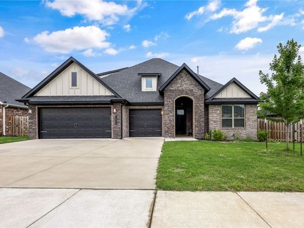 1411 Ocean Drive , Centerton, AR 72719