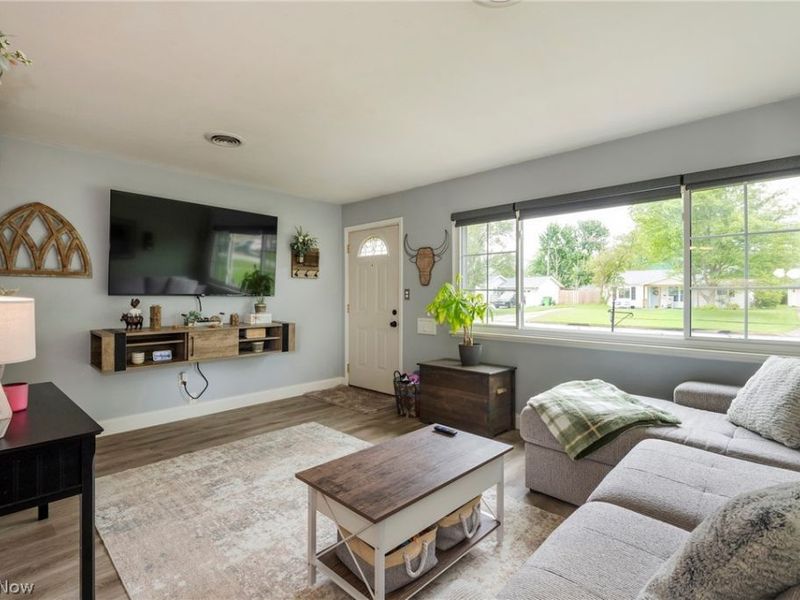 463 Walnut Drive , Berea, OH 44017 Photo 4