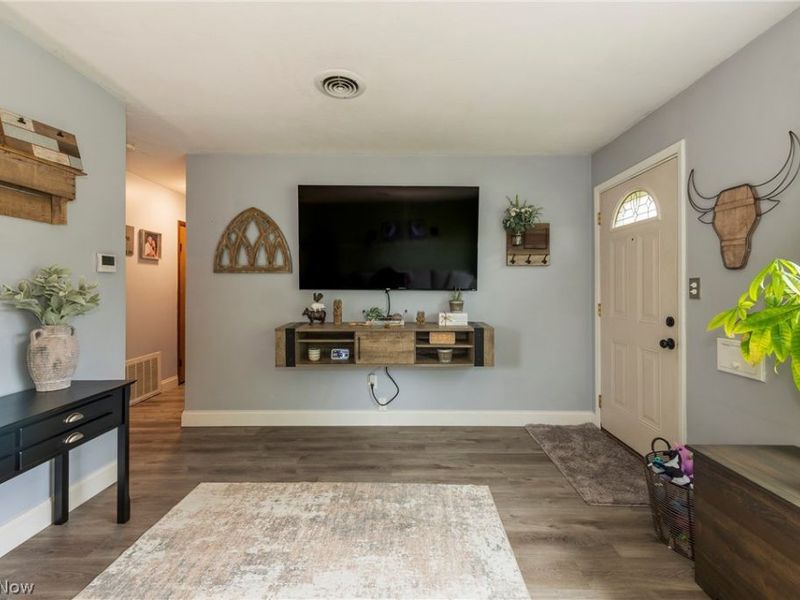463 Walnut Drive , Berea, OH 44017 Photo 5