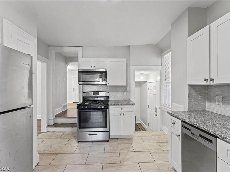 3269 E Berkshire Road, Cleveland Heights, OH 44118 Photo 7