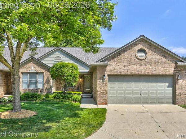 4439 Larkspur Court, Warren, MI 48092
