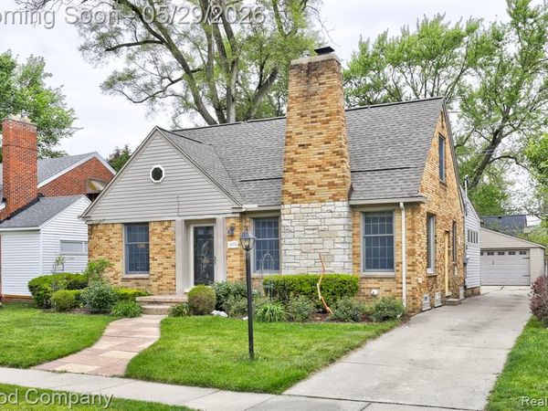 10074 Lincoln Drive, Huntington Woods, MI 48070