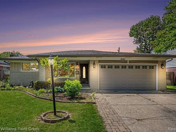 33181 Sherwood Forest Drive , Sterling Heights, MI 48310