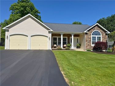3295 Oak Brook Road, Baldwinsville, NY 13027