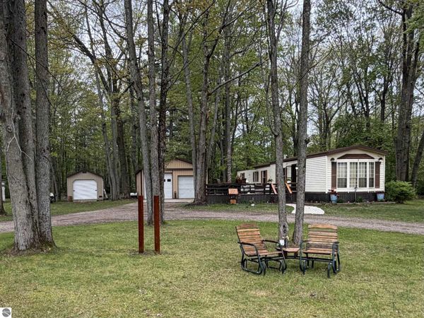 2245 Edgewood, Farwell, MI 48622