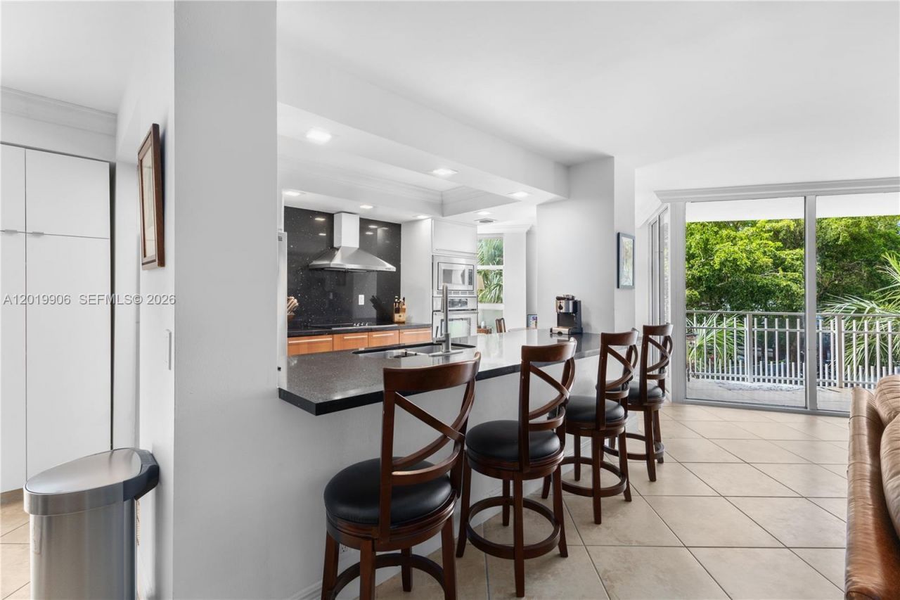 2000 Towerside Ter , Unit 311, Miami, FL 33138 Photo