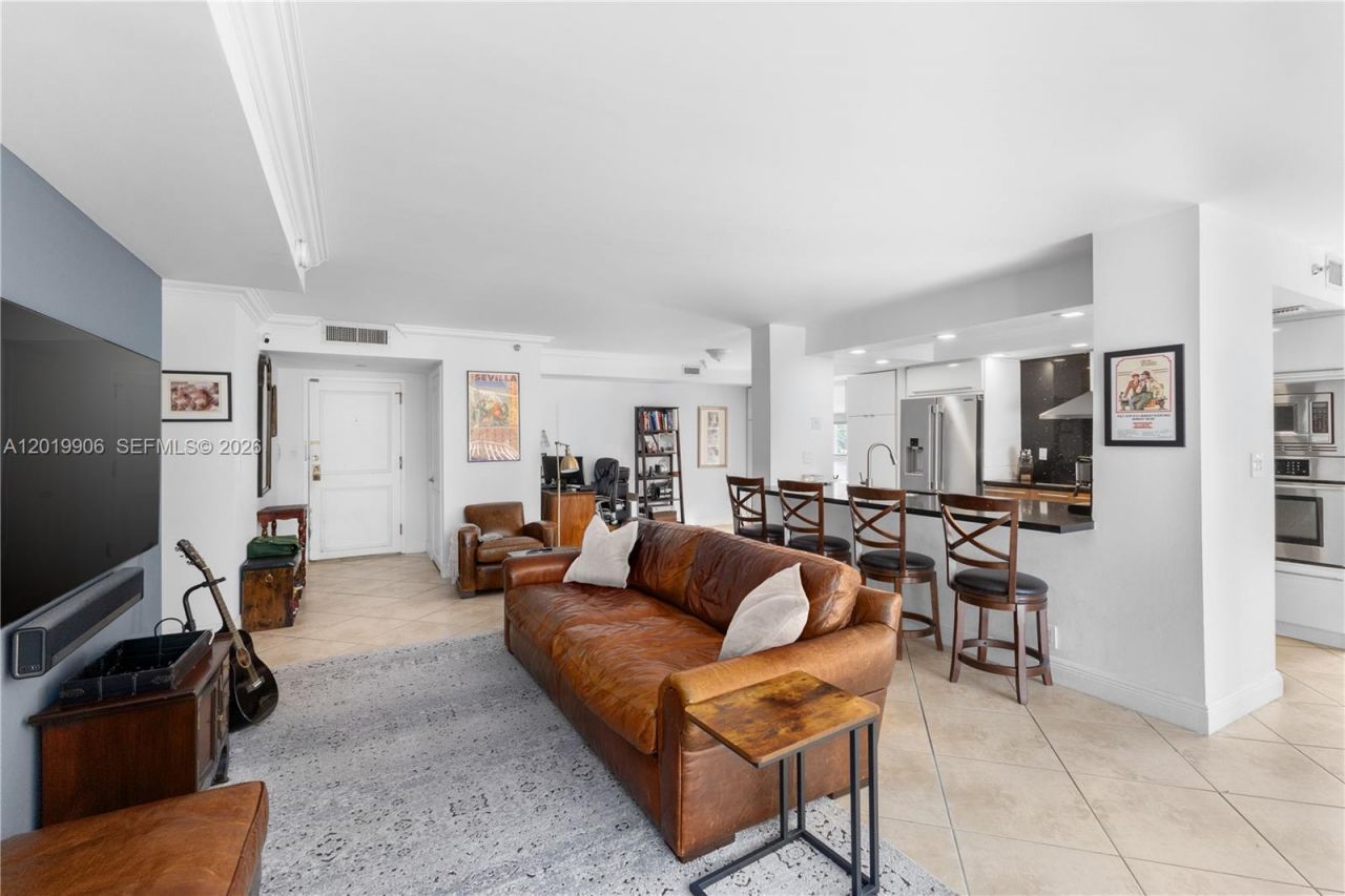 2000 Towerside Ter , Unit 311, Miami, FL 33138 Photo