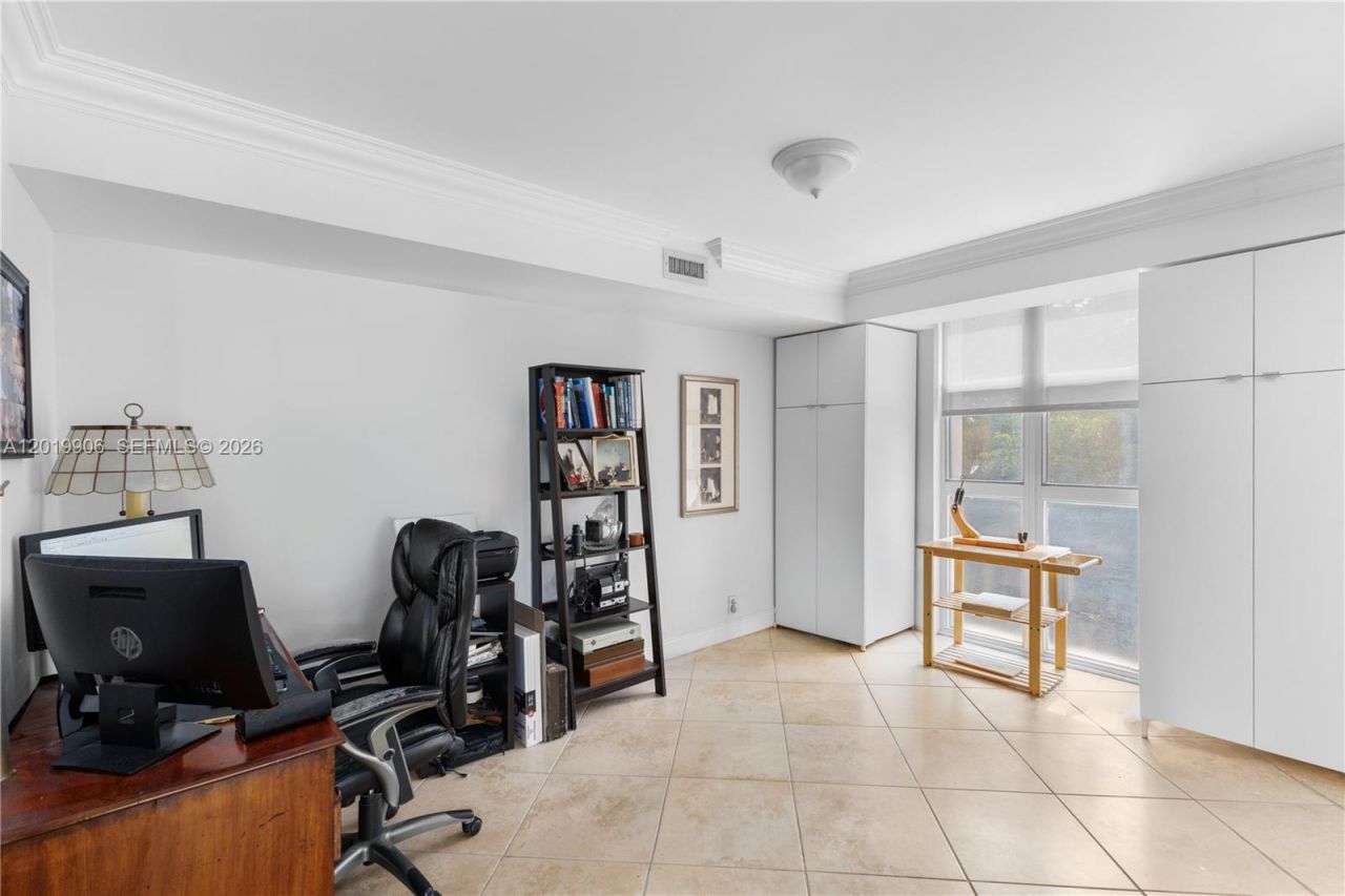 2000 Towerside Ter , Unit 311, Miami, FL 33138 Photo