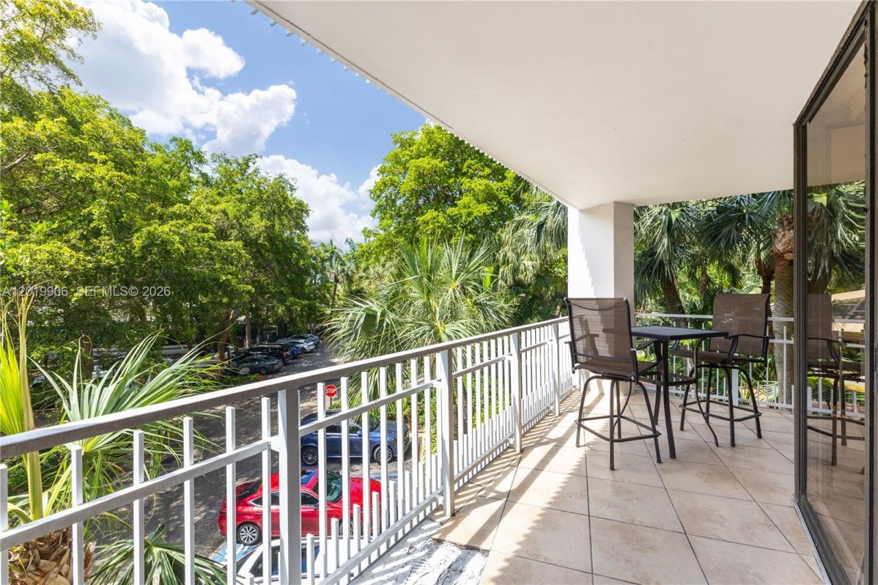 2000 Towerside Ter , Unit 311, Miami, FL 33138 Photo