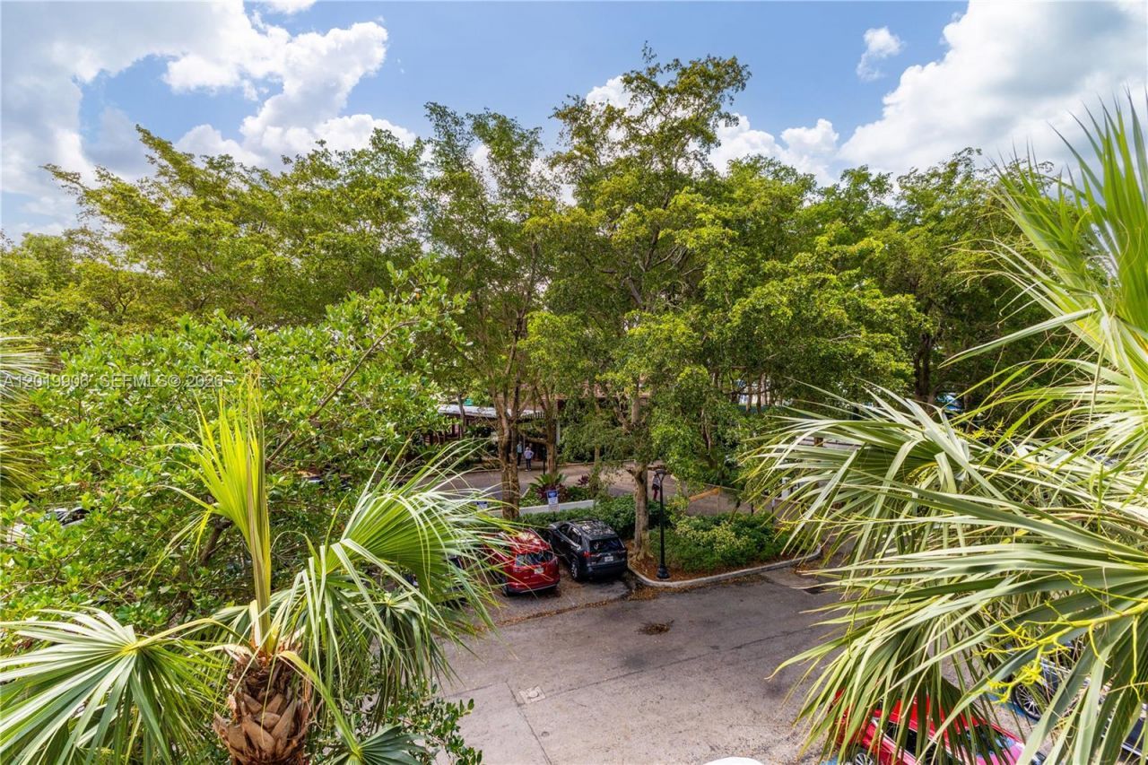 2000 Towerside Ter , Unit 311, Miami, FL 33138 Photo