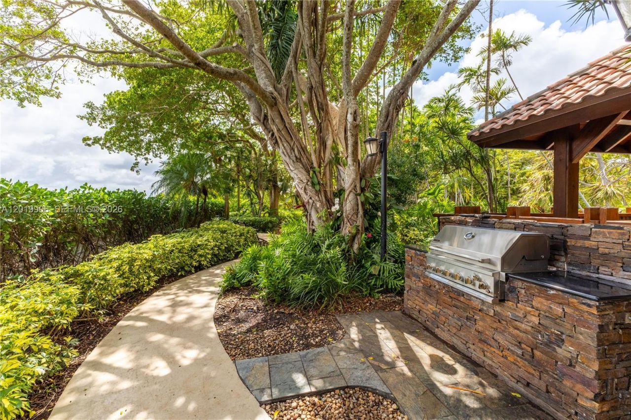 2000 Towerside Ter , Unit 311, Miami, FL 33138 Photo